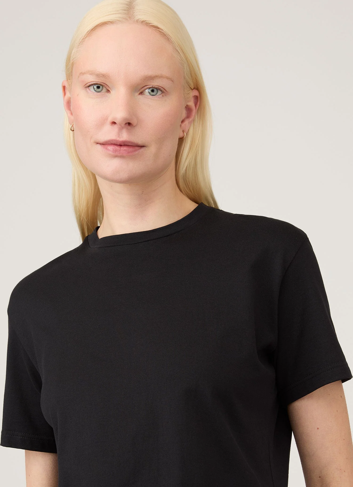 Women's Boy Fit T-shirt in Black - Image 4