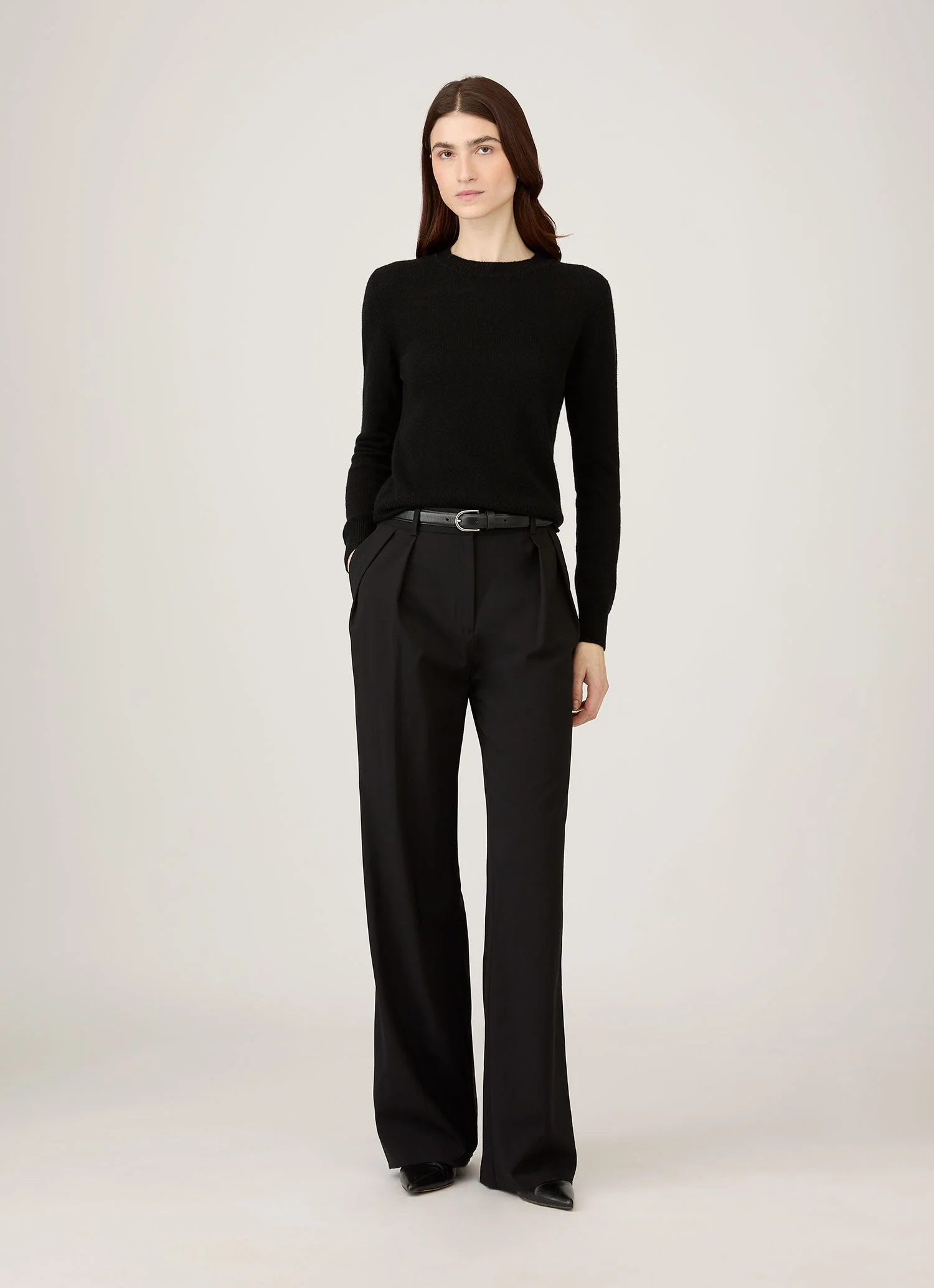 Women's Cashmere Jumper in Black - Image 2