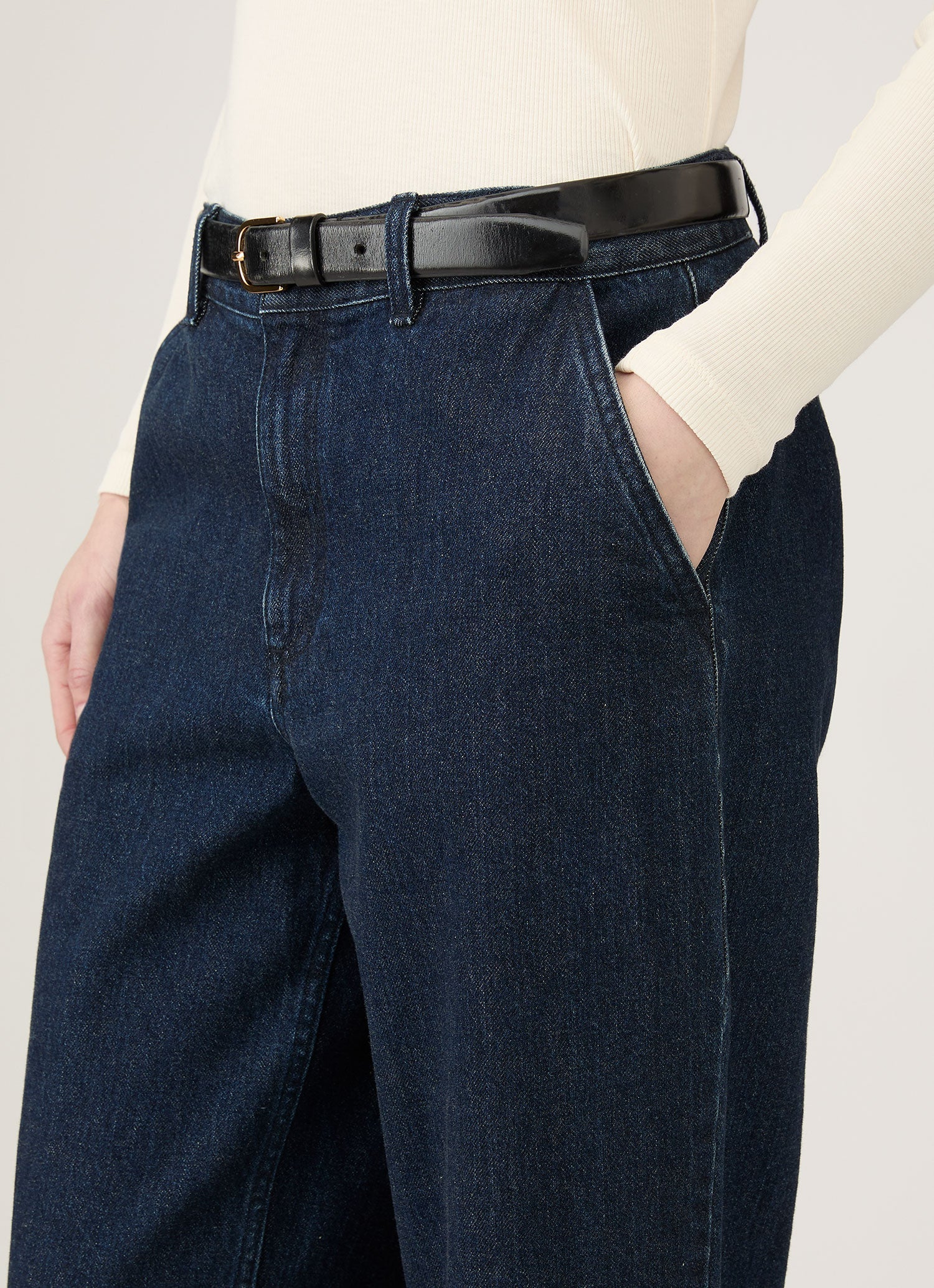 Women's Denim Tapered Trouser in Denim Rinse Wash - Image 4