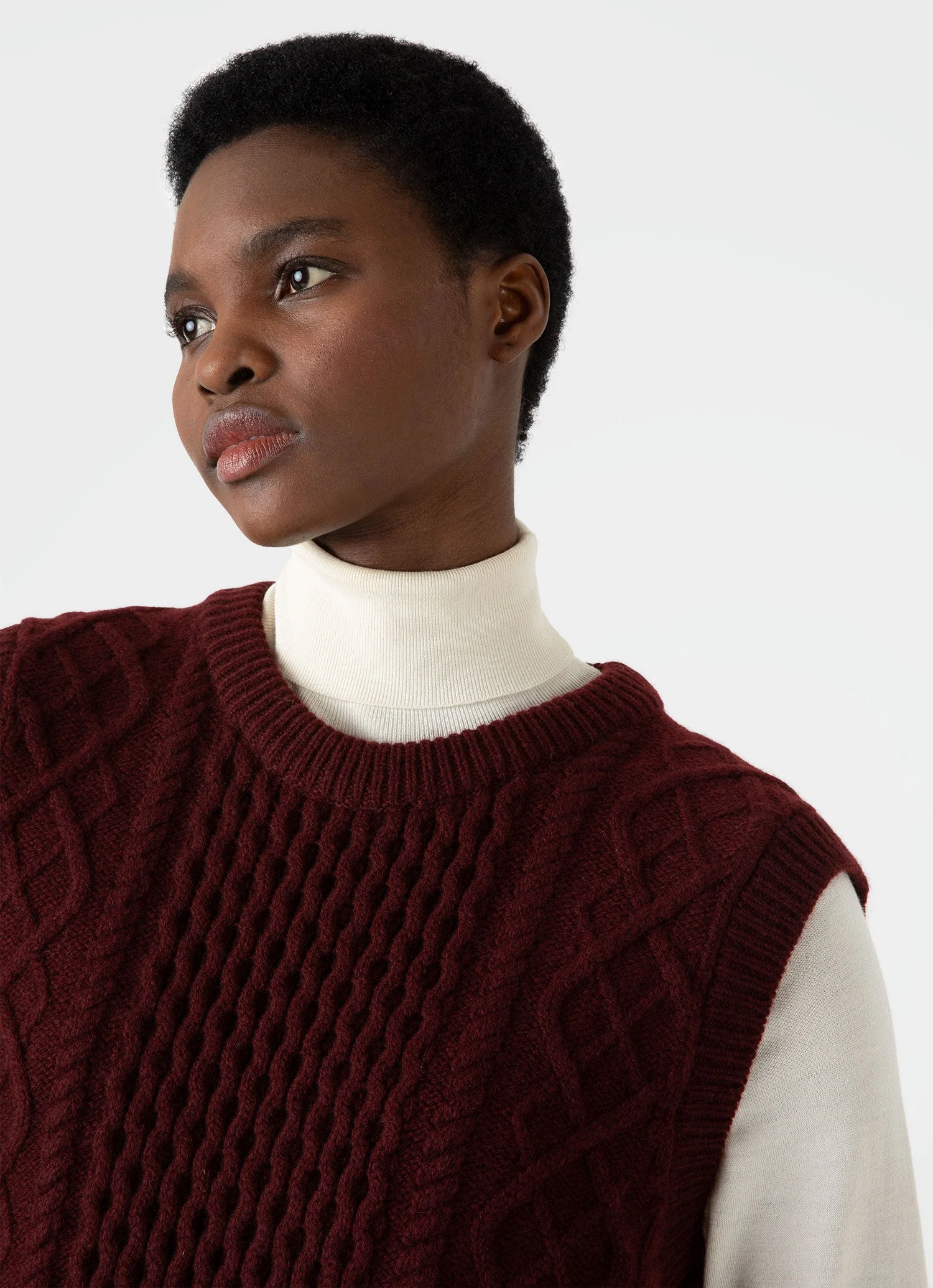 Women's Lambswool Cable Knit Vest in Maroon - Image 2