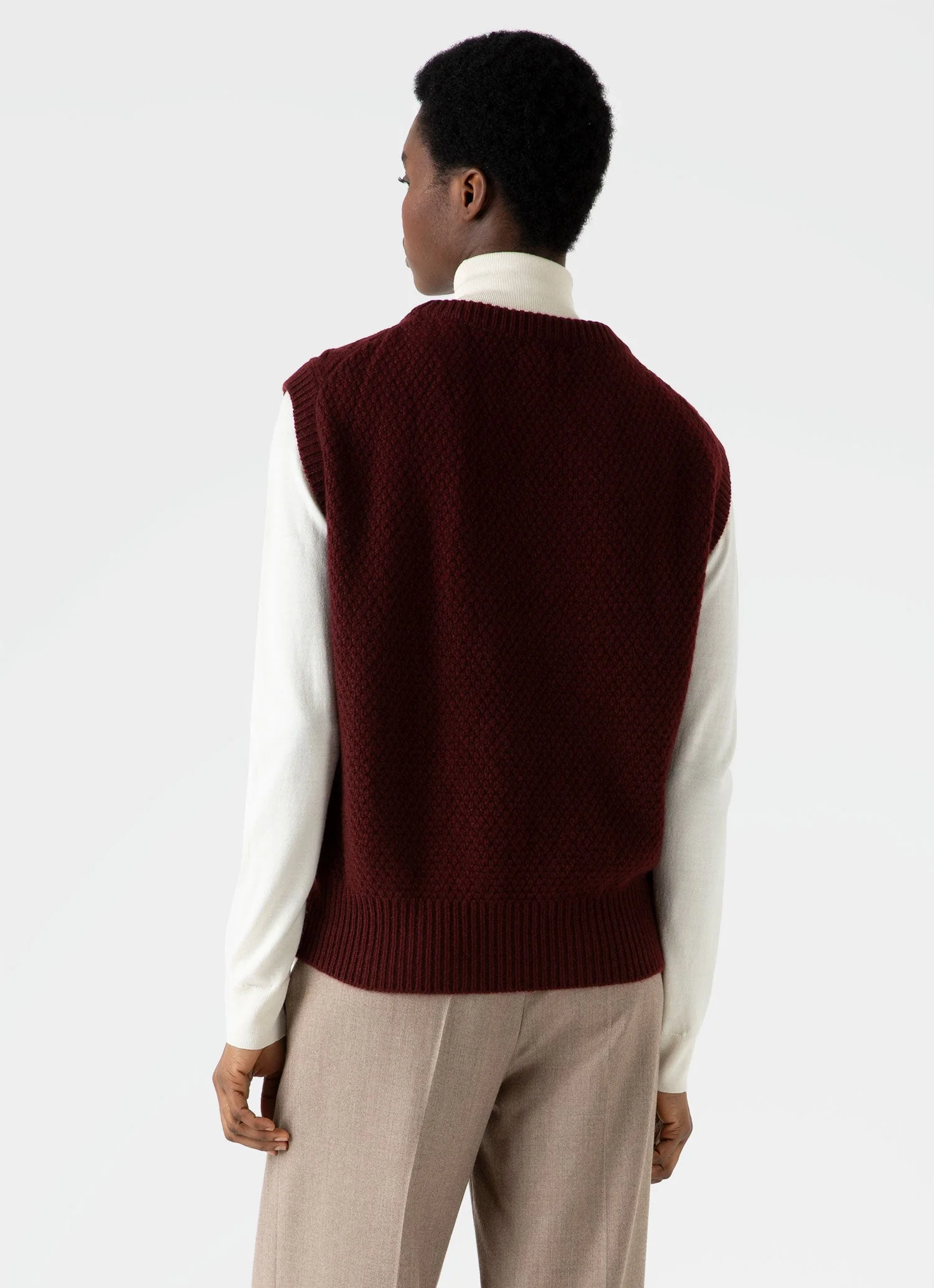 Women's Lambswool Cable Knit Vest in Maroon - Image 4