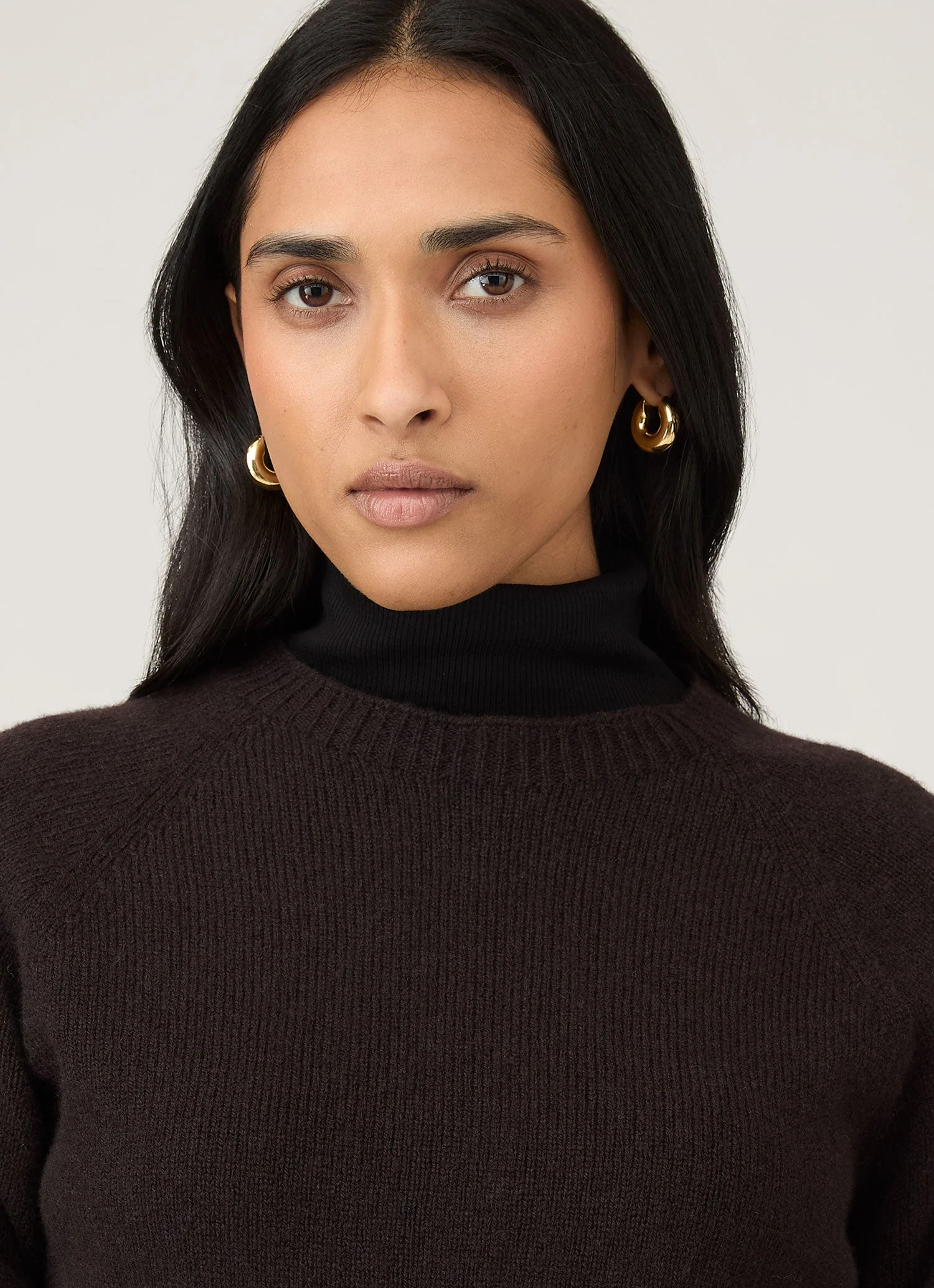 Women's Lambswool Crew Neck Jumper in Truffle - Image 4