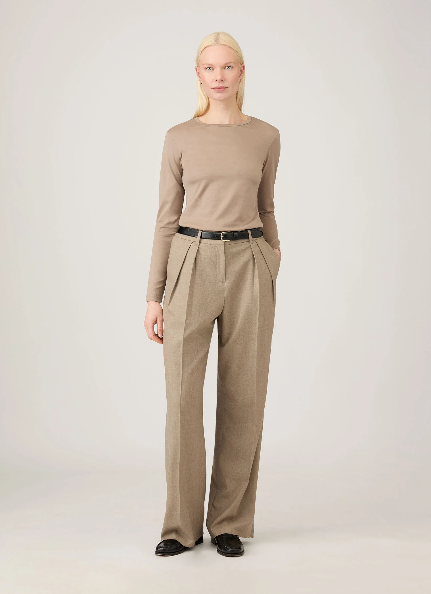 Women's Long Sleeve Classic T-shirt in Mink - Image 2