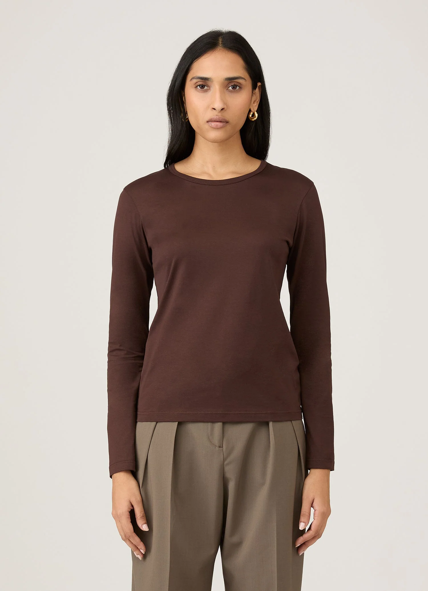 Women's Long Sleeve Classic T-shirt in Truffle