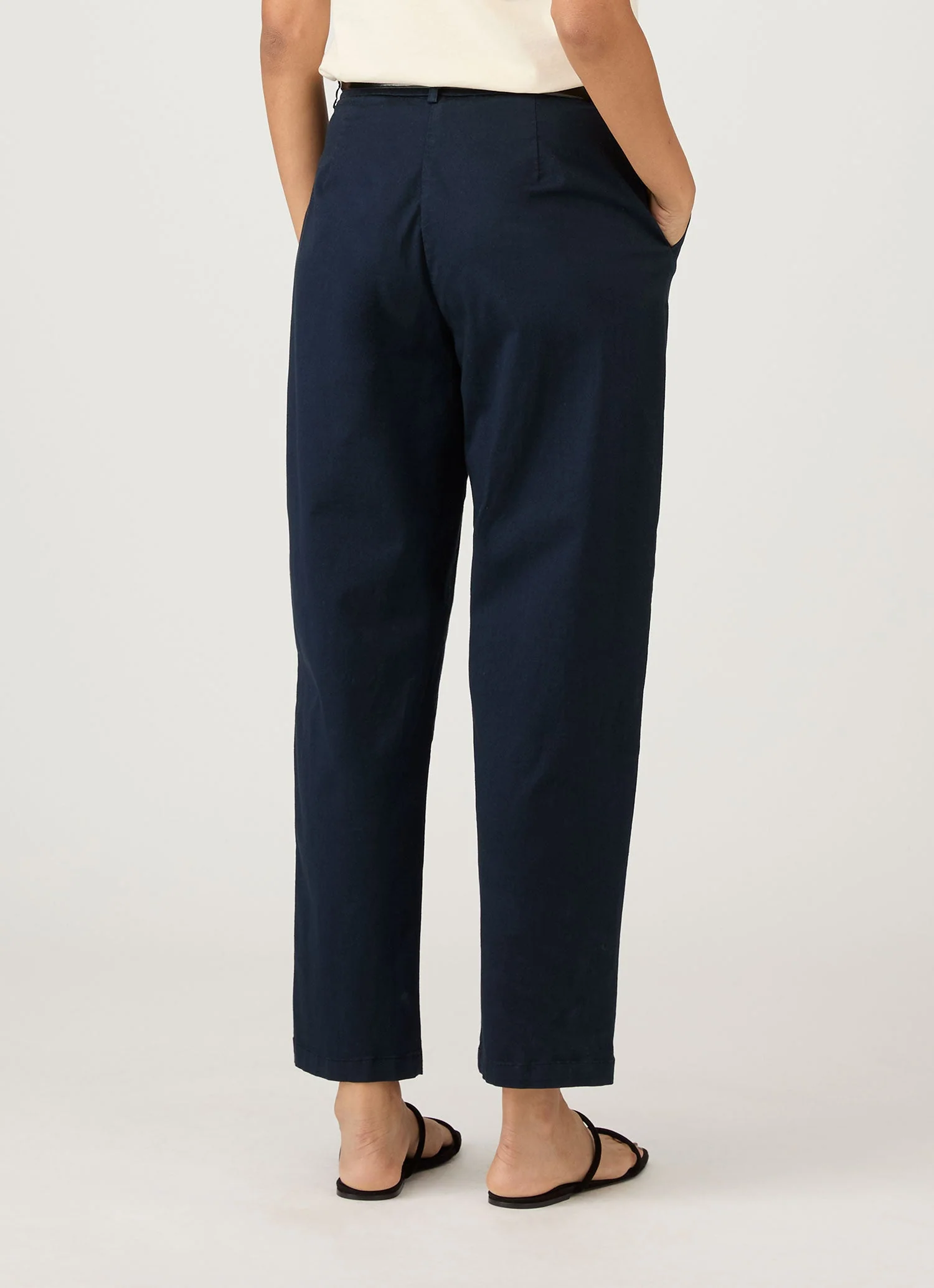 Women's Pleated Chino in Midnight Navy - Image 3