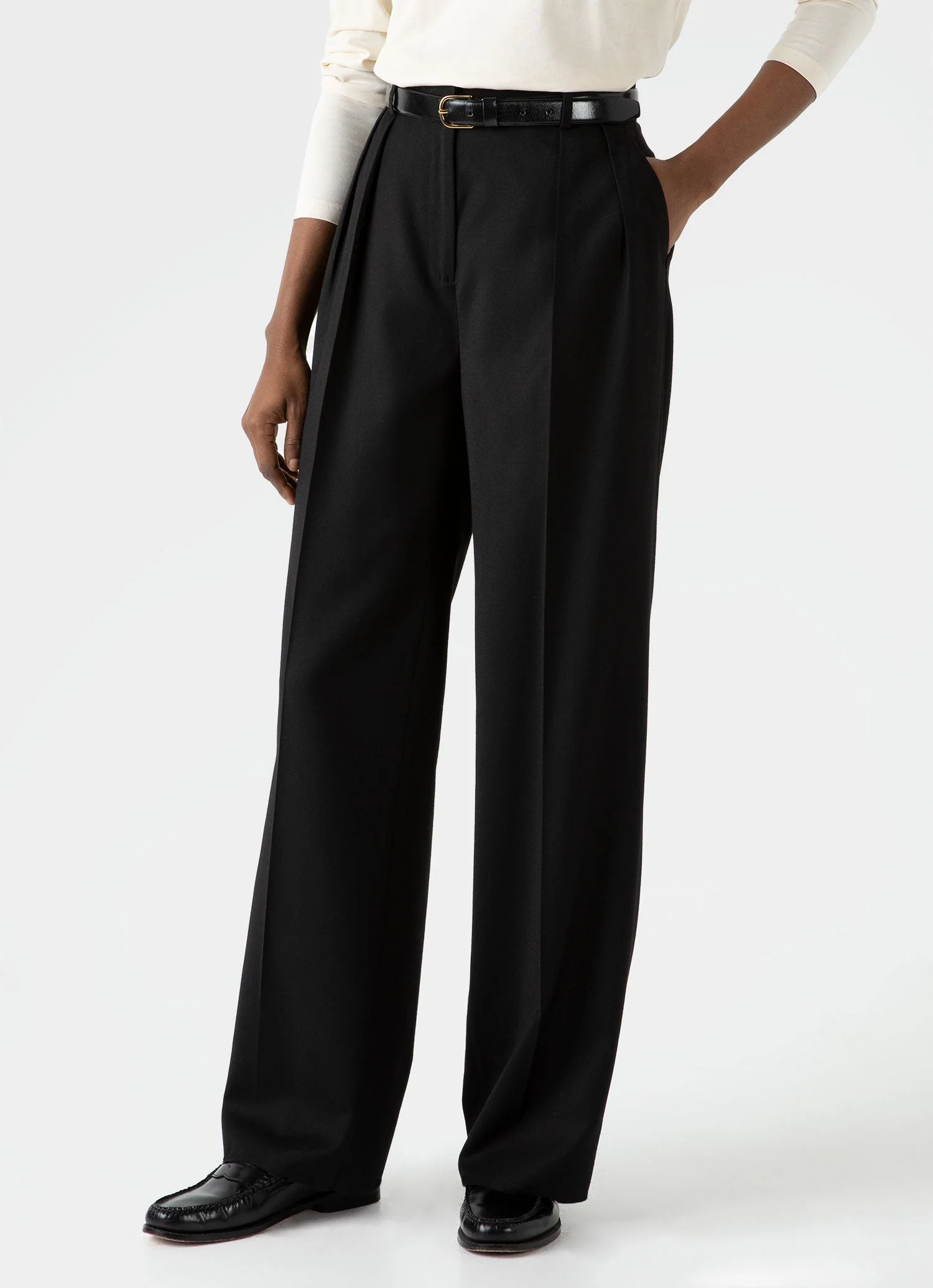 Women's Pleated Wool Trouser in Black - Image 2