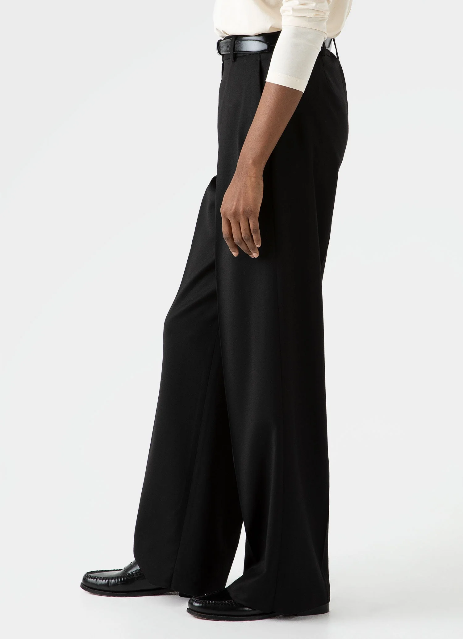 Women's Pleated Wool Trouser in Black - Image 3