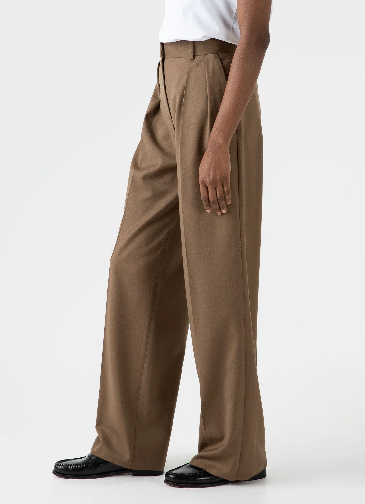Women's Pleated Wool Trouser in Dark Camel - Image 3