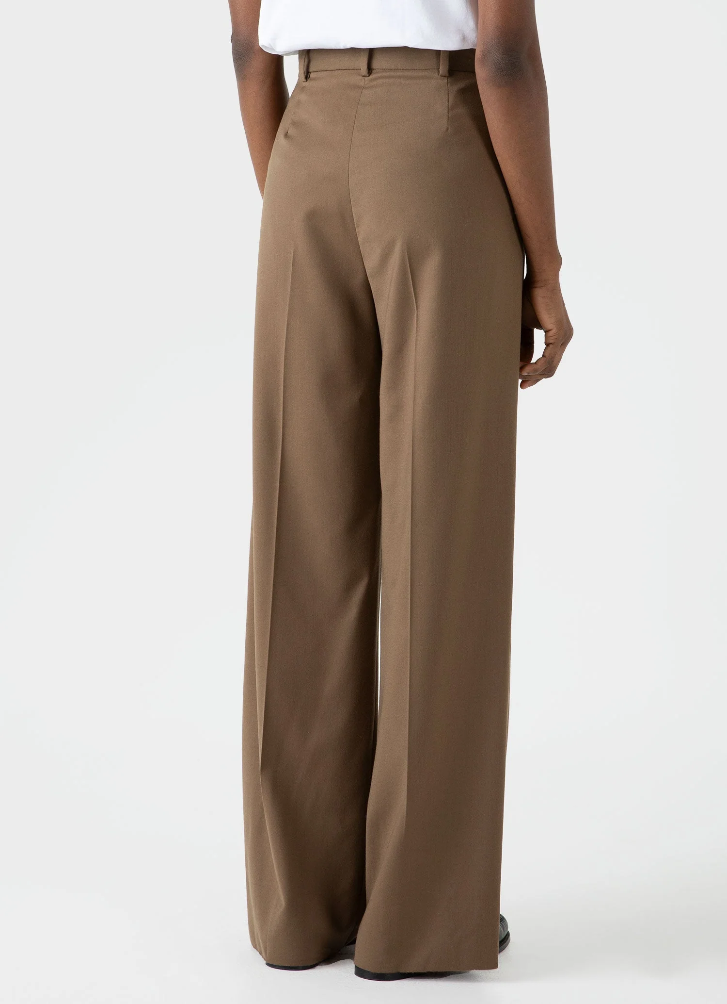Women's Pleated Wool Trouser in Dark Camel - Image 4