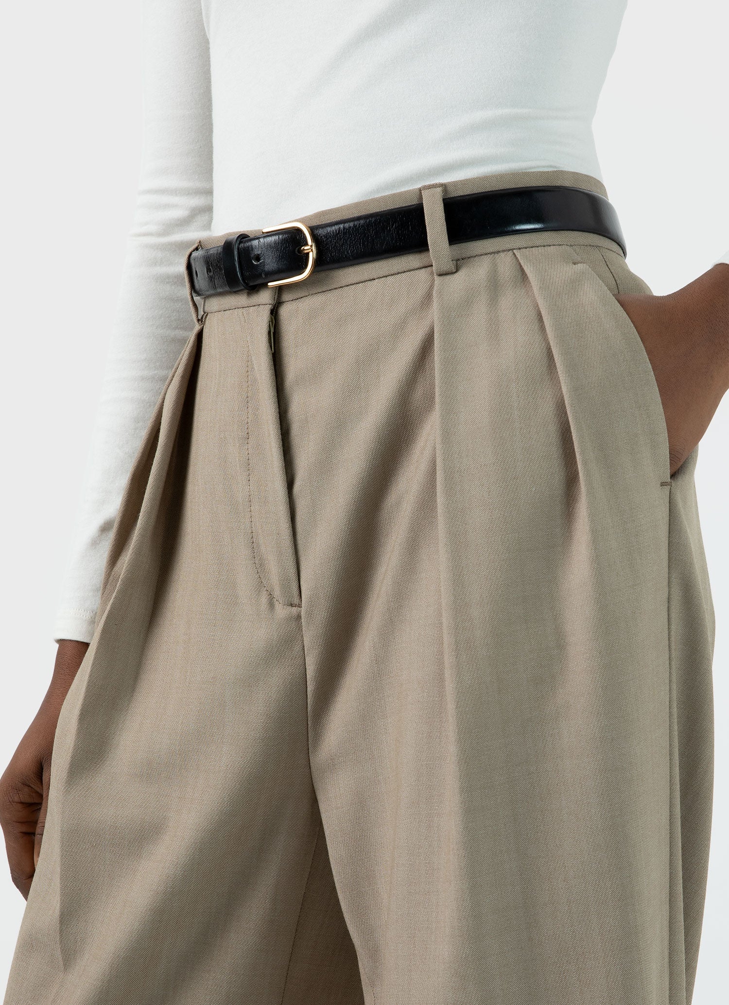 Women's Pleated Wool Twill Trouser in Dark Stone - Image 4