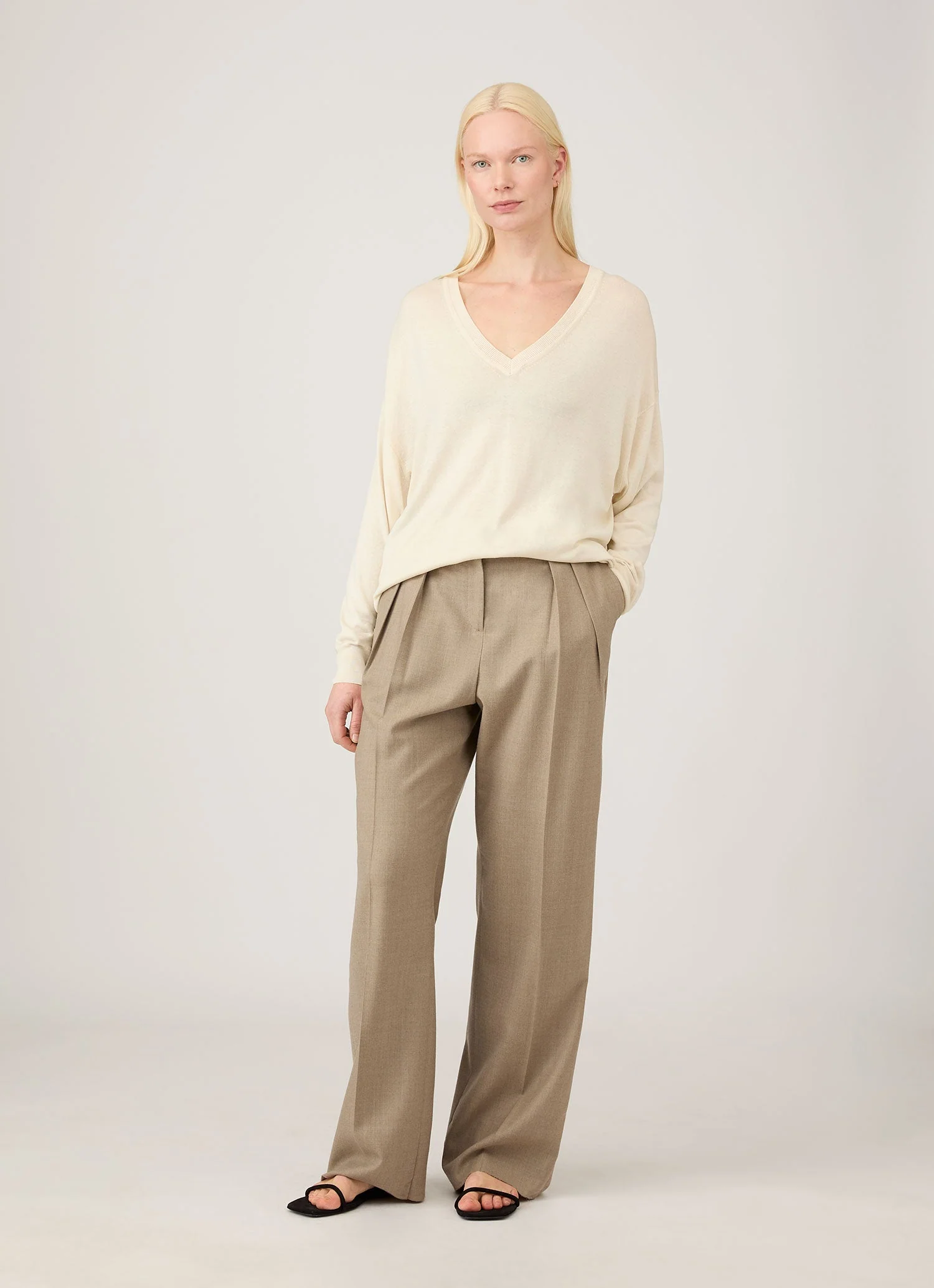 Women's Relaxed Mulberry Silk V-neck Jumper in Ecru - Image 2