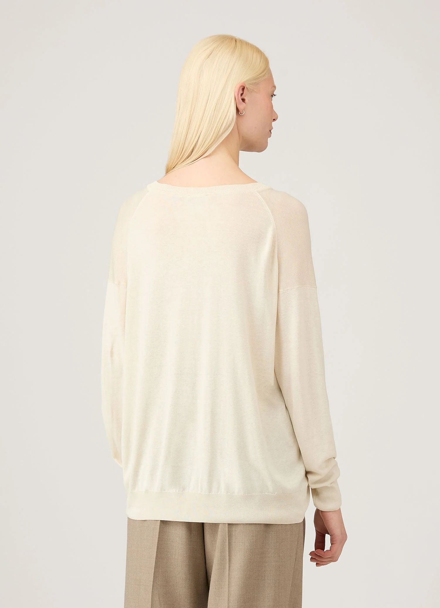 Women's Relaxed Mulberry Silk V-neck Jumper in Ecru - Image 3
