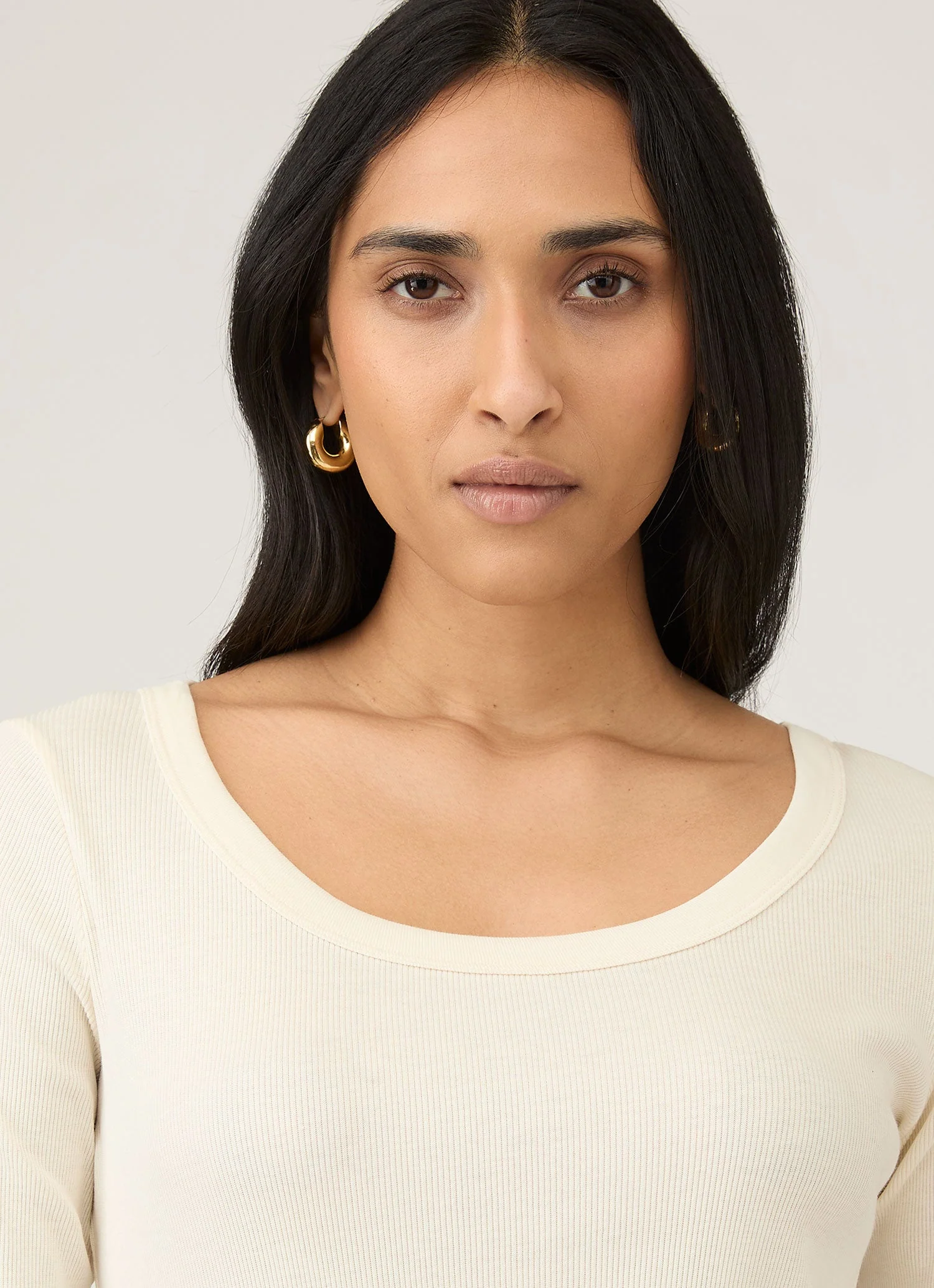 Women's Ribbed Scoop Neck T-shirt in Ecru - Image 4