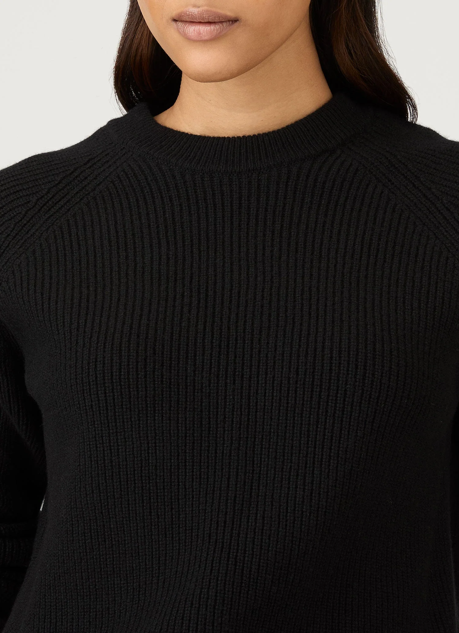 Women's Wool Cashmere Rib Jumper in Black - Image 4
